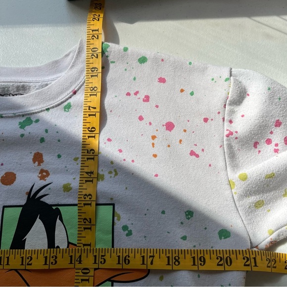 Warner Bros. Looney Tunes Sweatshirt Bugs Daffy Tweety Sylvester Multi Colored - Picture 5 of 5